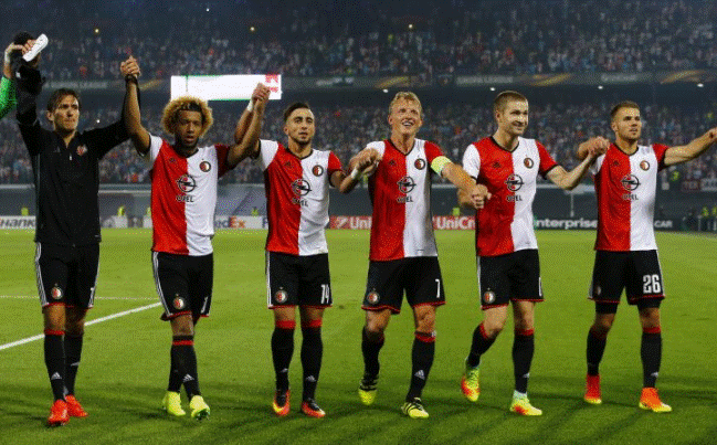 威少携手杜兰特拥抱重聚！火箭8换1大交易后陷入附加赛泥潭