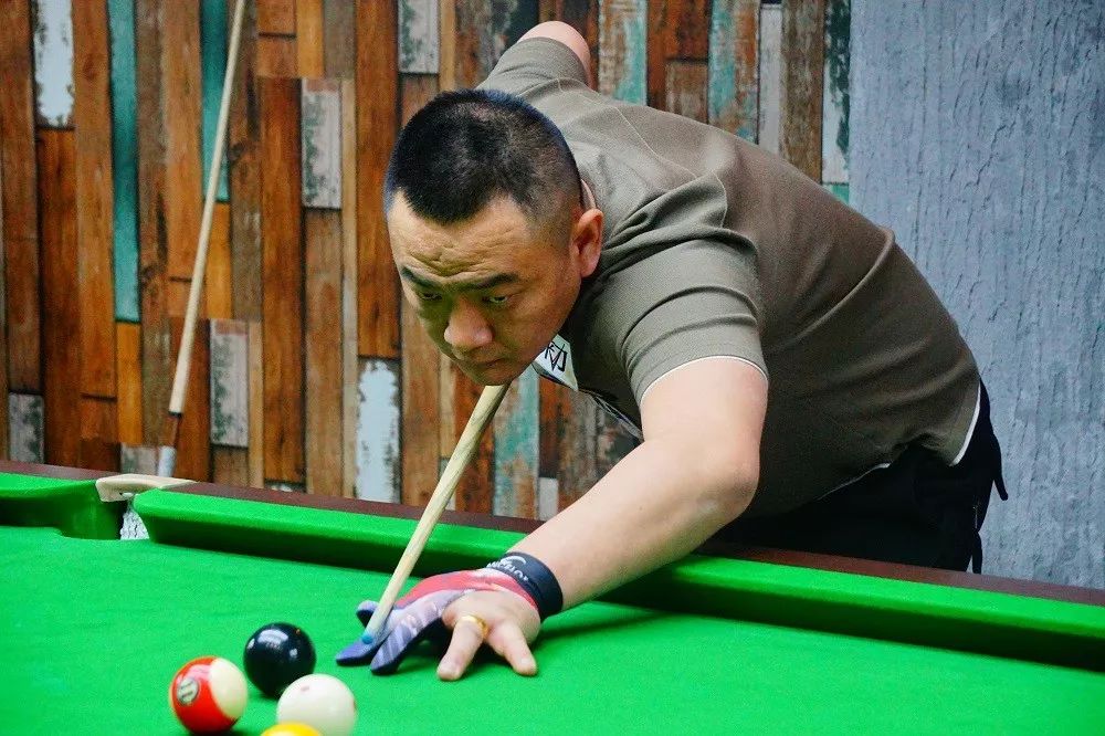 边锋斜插攻 边锋斜插攻